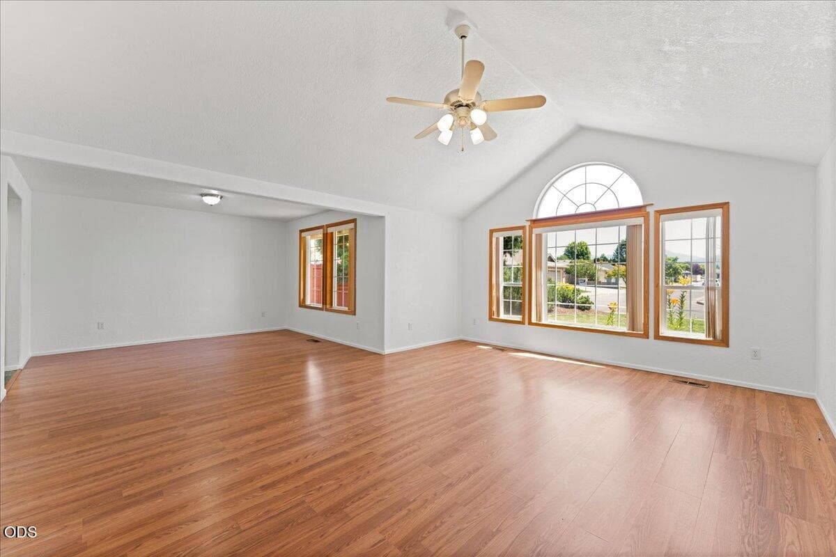 Photo of 3533 Alderwood 5 of 33