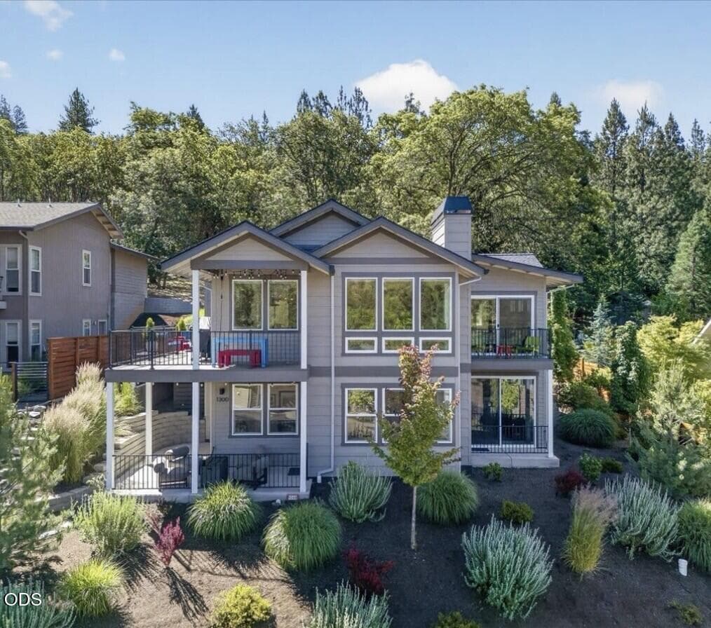 Photo of 1300 Andrews 3 of 53