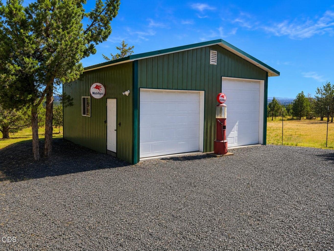 Photo of 1047 Akins 5 of 32