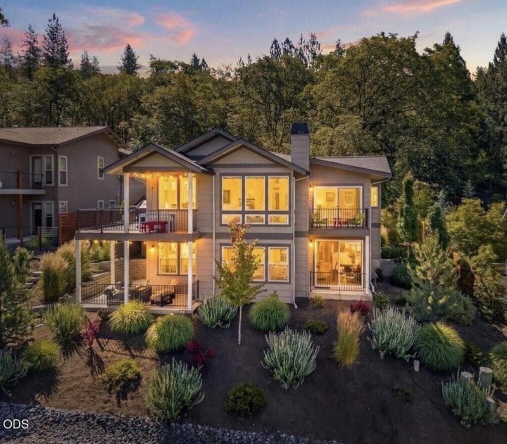 Photo of 1300 Andrews 1 of 53