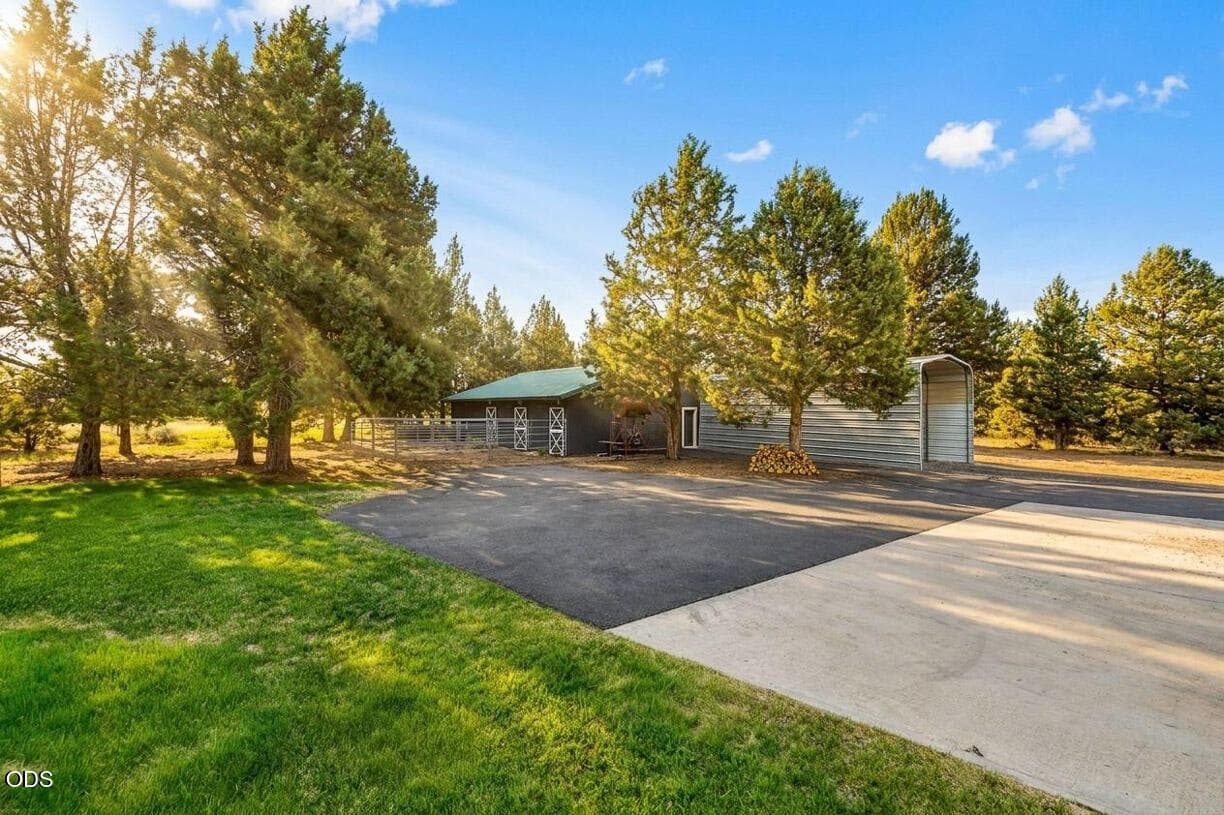 Photo of 64629 Horseman Lane 45 of 62