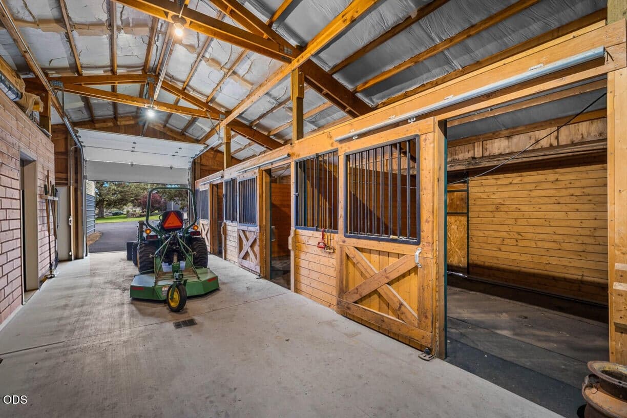 Photo of 64629 Horseman Lane 49 of 62
