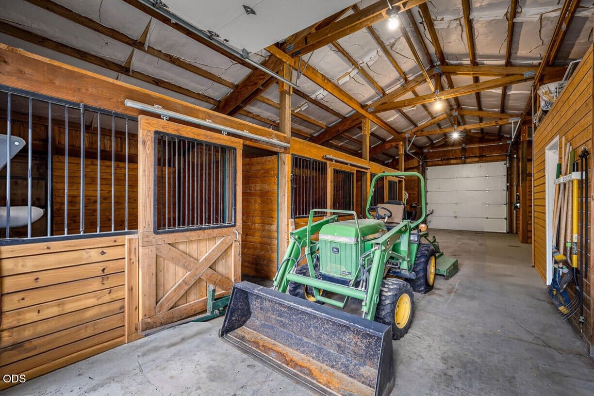 Photo of 64629 Horseman Lane 50 of 62