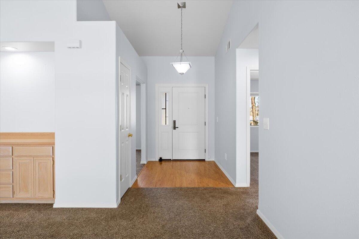 Photo of 972 Harbor Isle 4 of 25