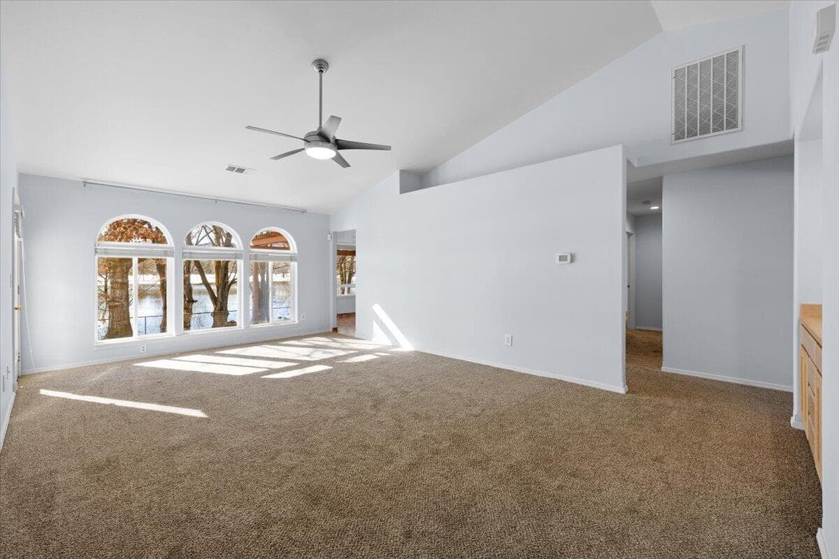 Photo of 972 Harbor Isle 5 of 25