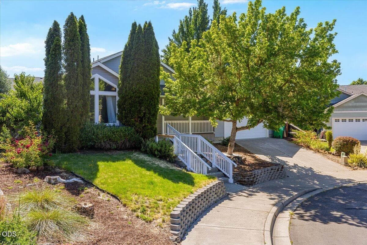 Photo of 17 Meadowfield 2 of 24