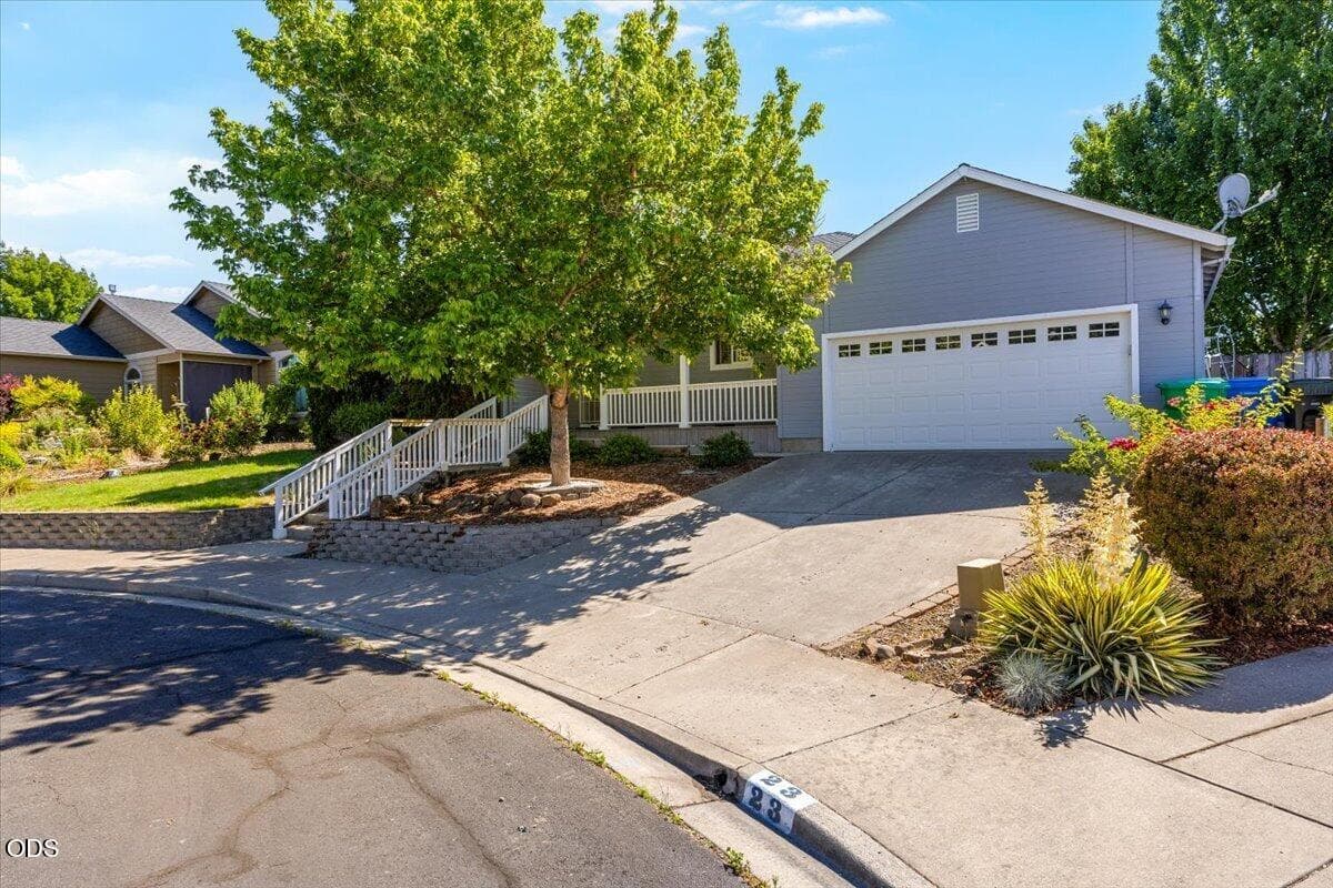 Photo of 17 Meadowfield 1 of 24