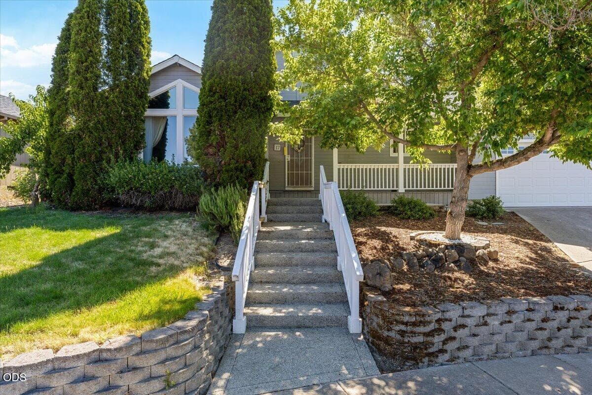 Photo of 17 Meadowfield 3 of 24