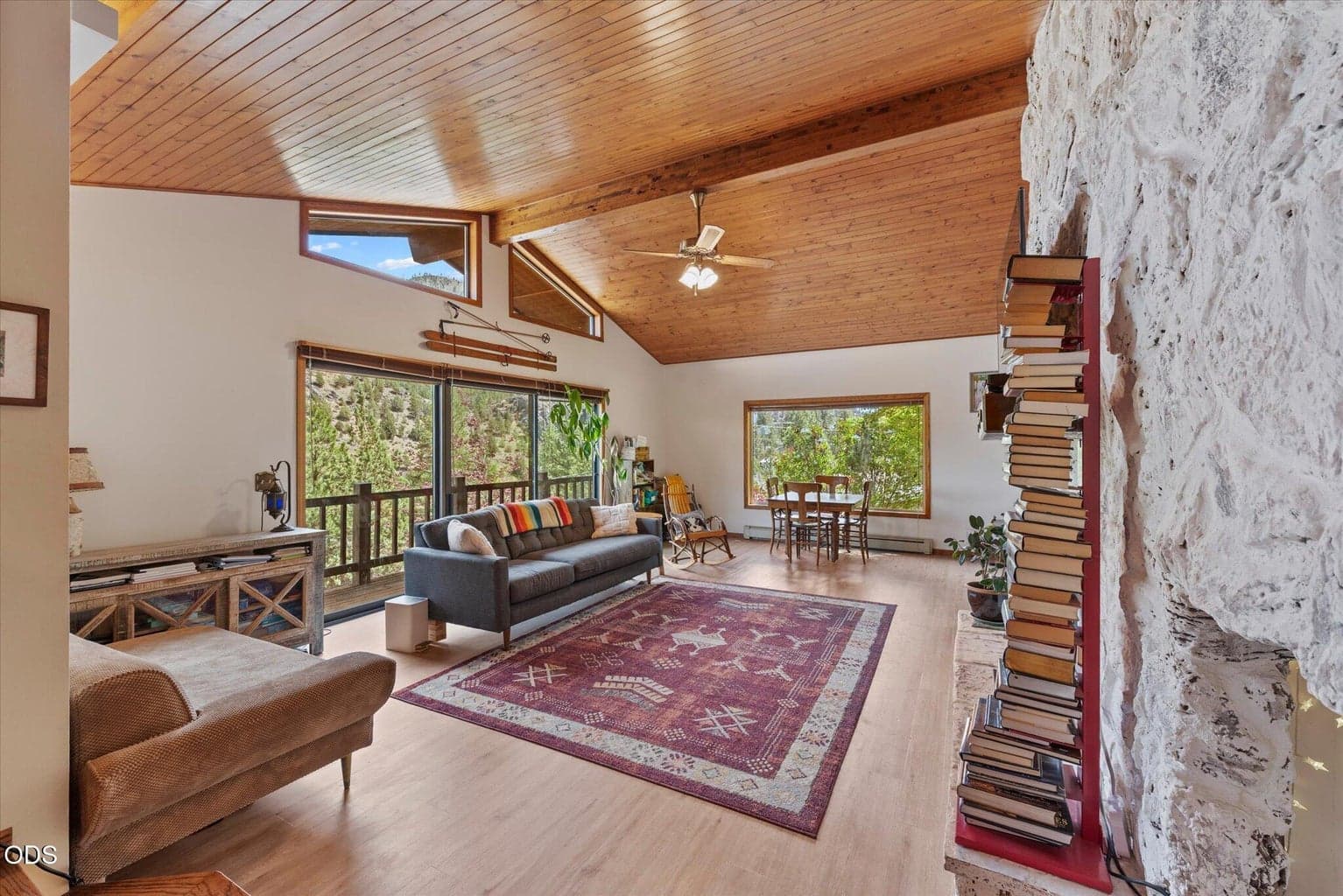 Photo of 208 Adam 5 of 48