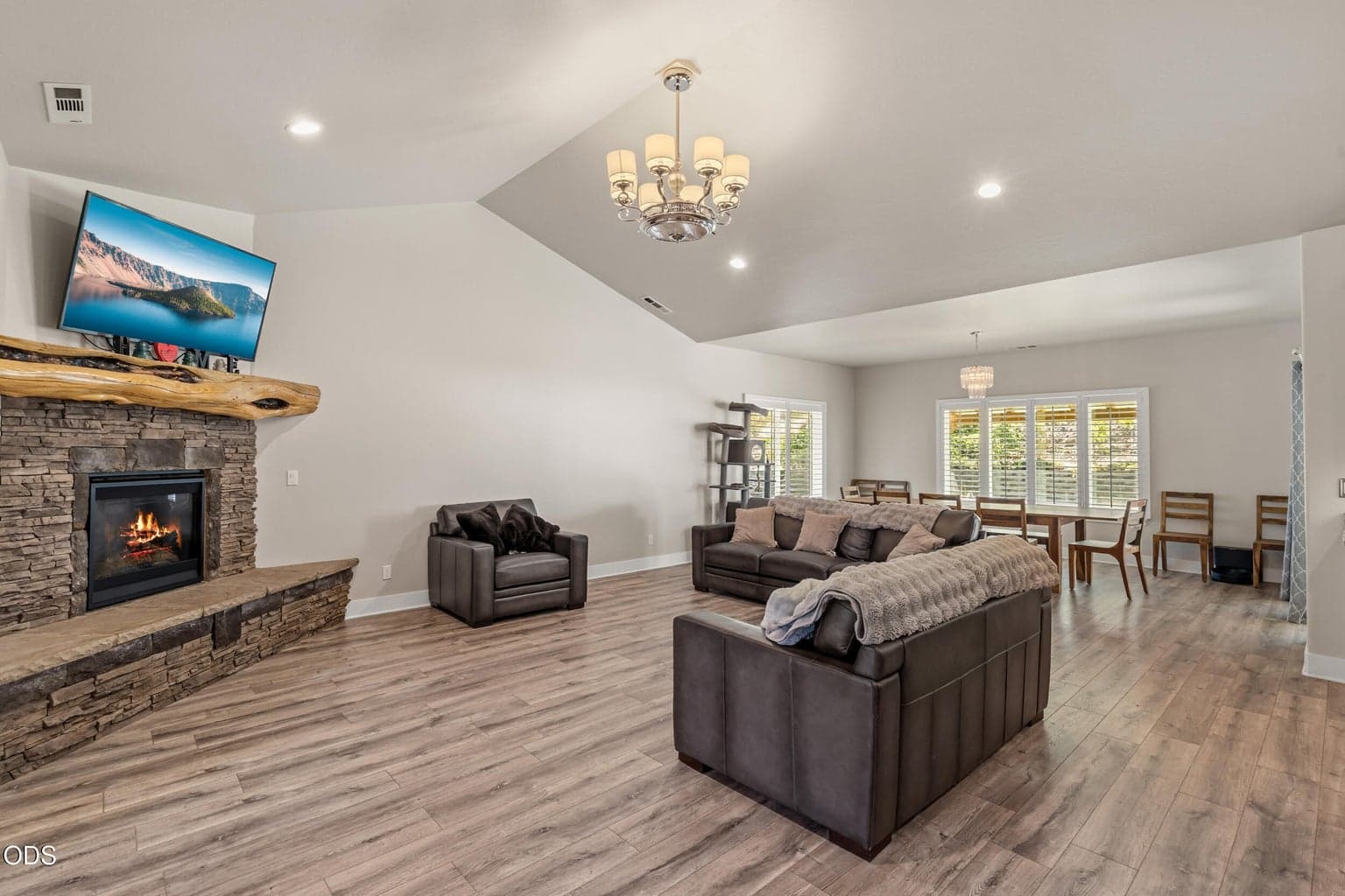 Photo of 125 McKenzie Ridge 3 of 61