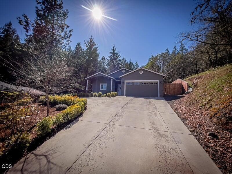 Photo of 250 Oak Knoll 3 of 56