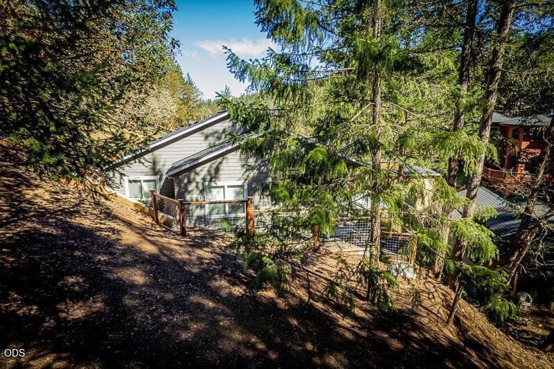 Photo of 250 Oak Knoll 5 of 56
