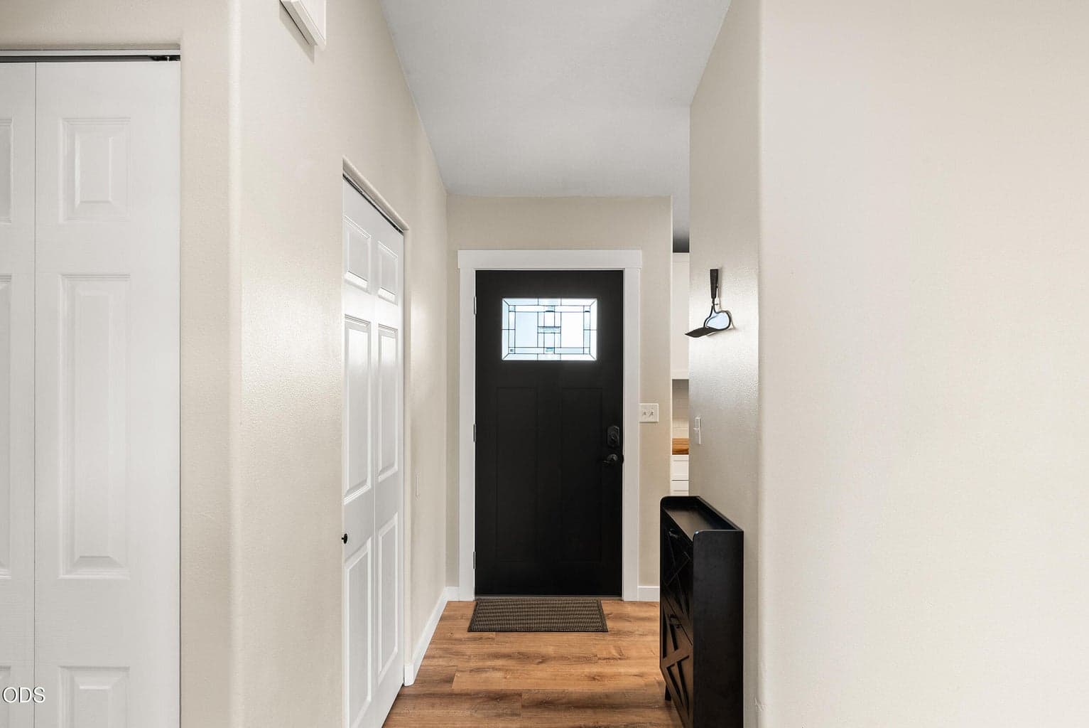 Photo of 833 Maple 4 of 44