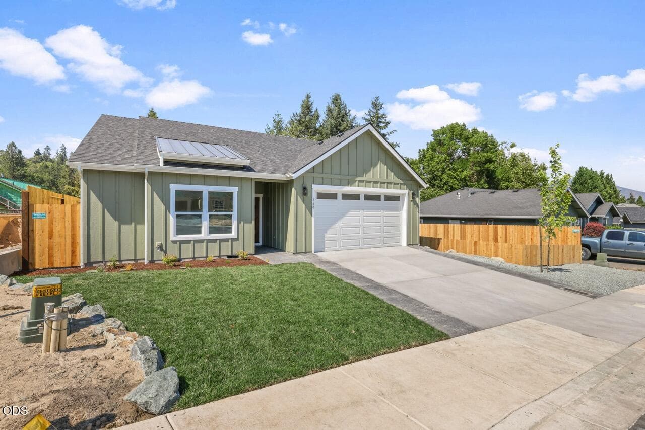 Photo of 776 Kendall 2 of 33