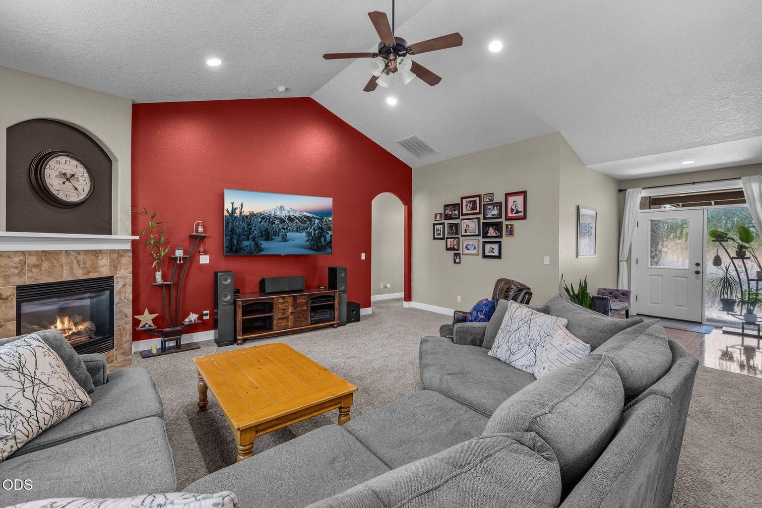 Photo of 2436 SW Forked Horn Butte Road 10 of 56