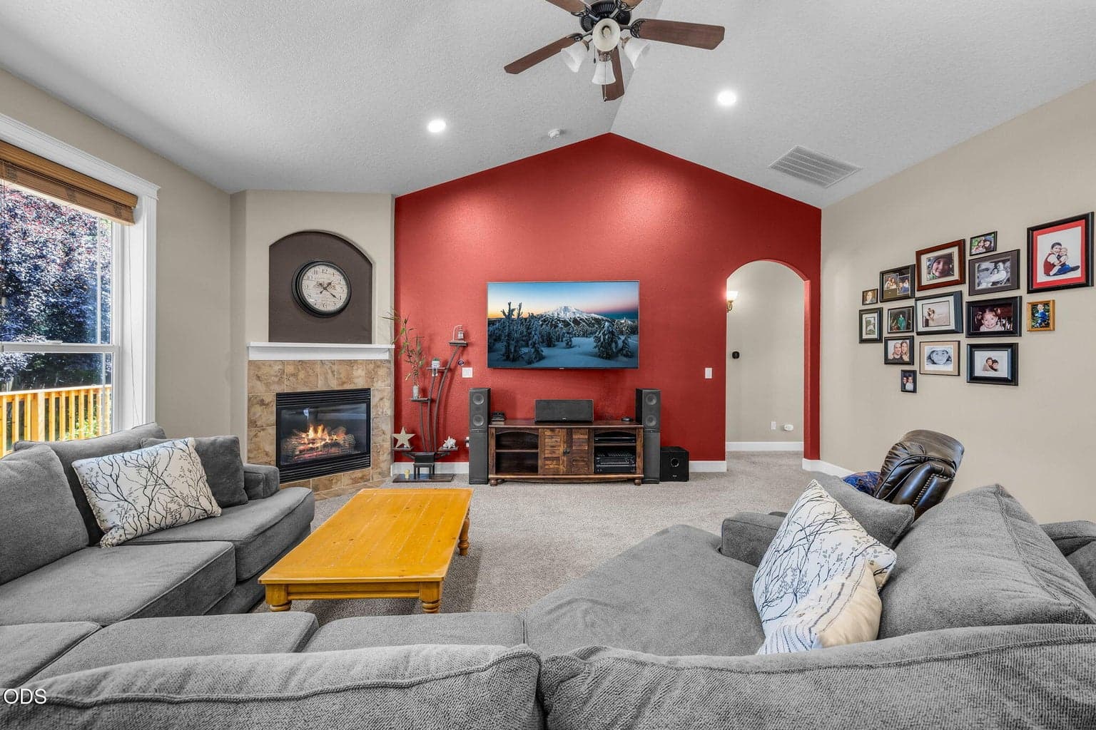 Photo of 2436 SW Forked Horn Butte Road 9 of 56