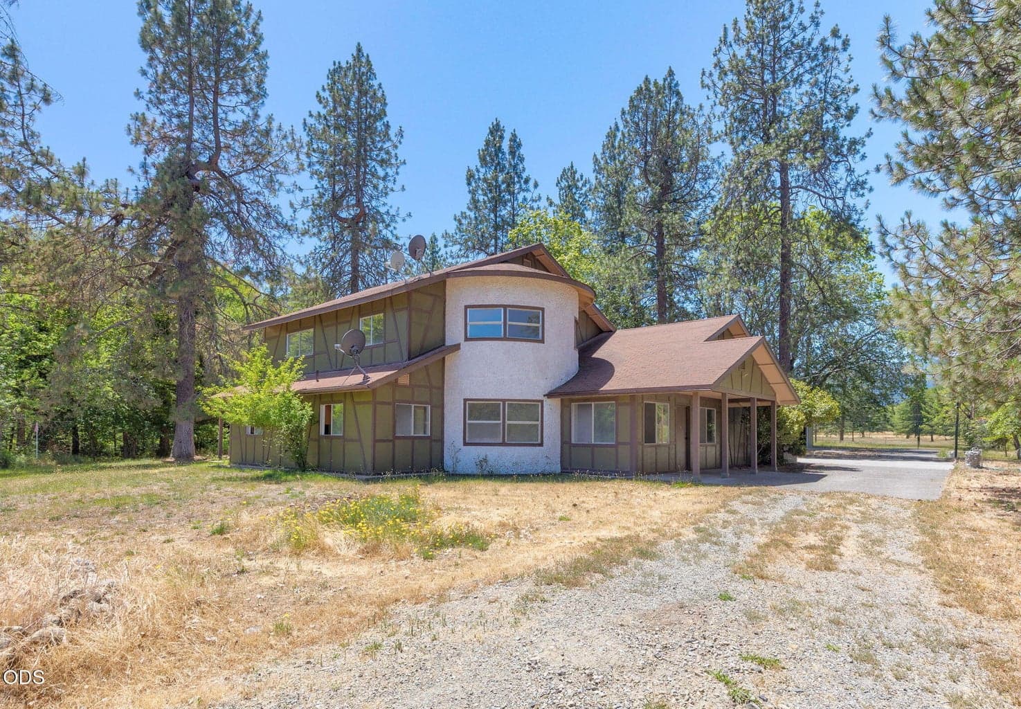 Photo of 925 Meadow View 3 of 68