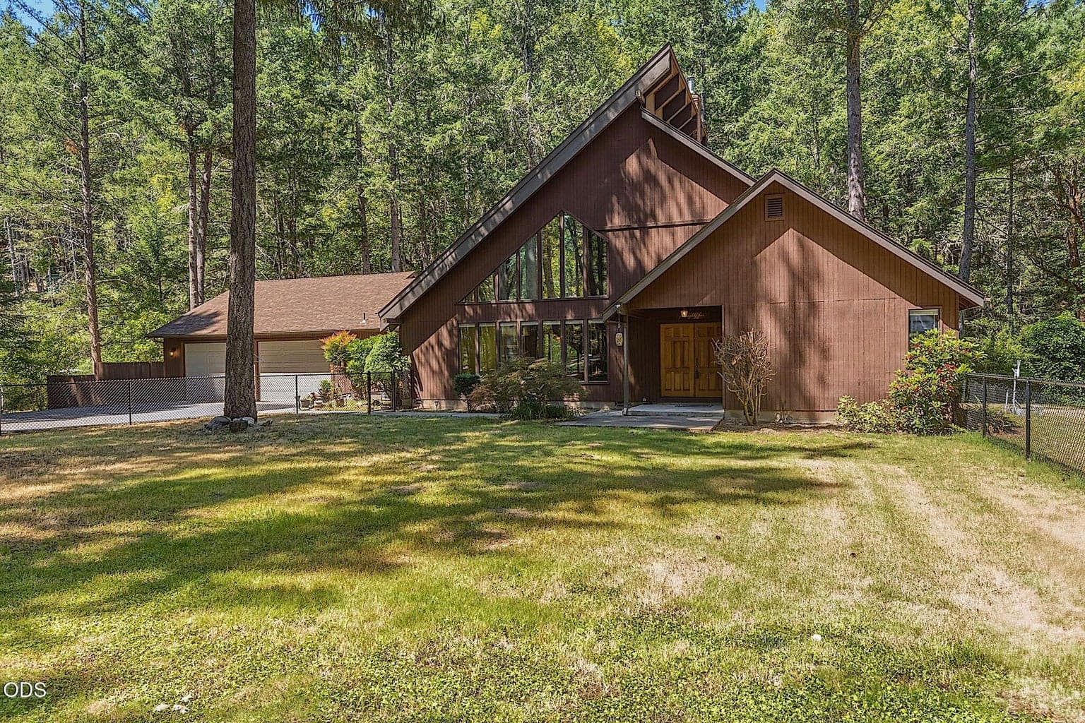 Photo of 484 Round Prairie 2 of 73