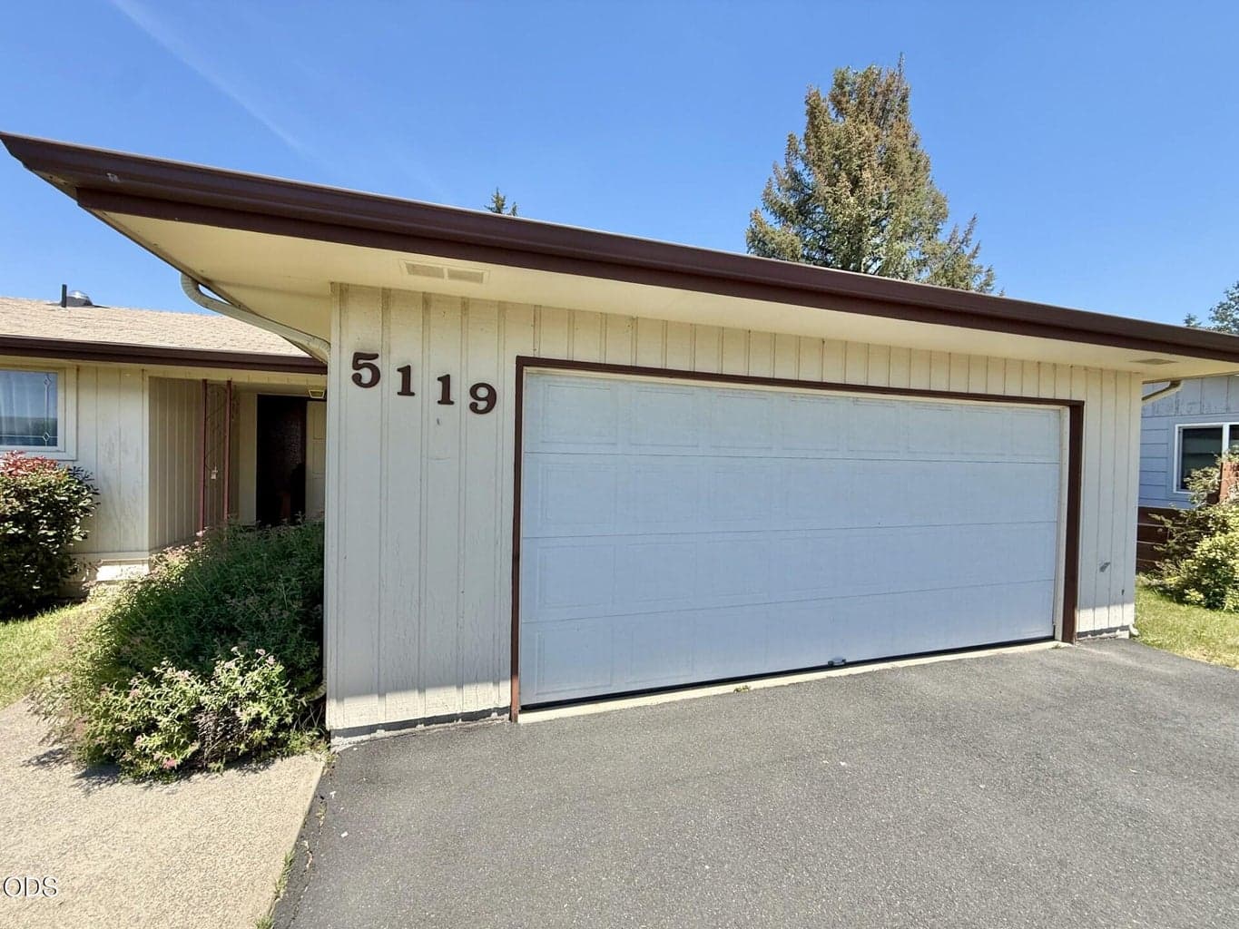 Photo of 5119 Barry 1 of 17