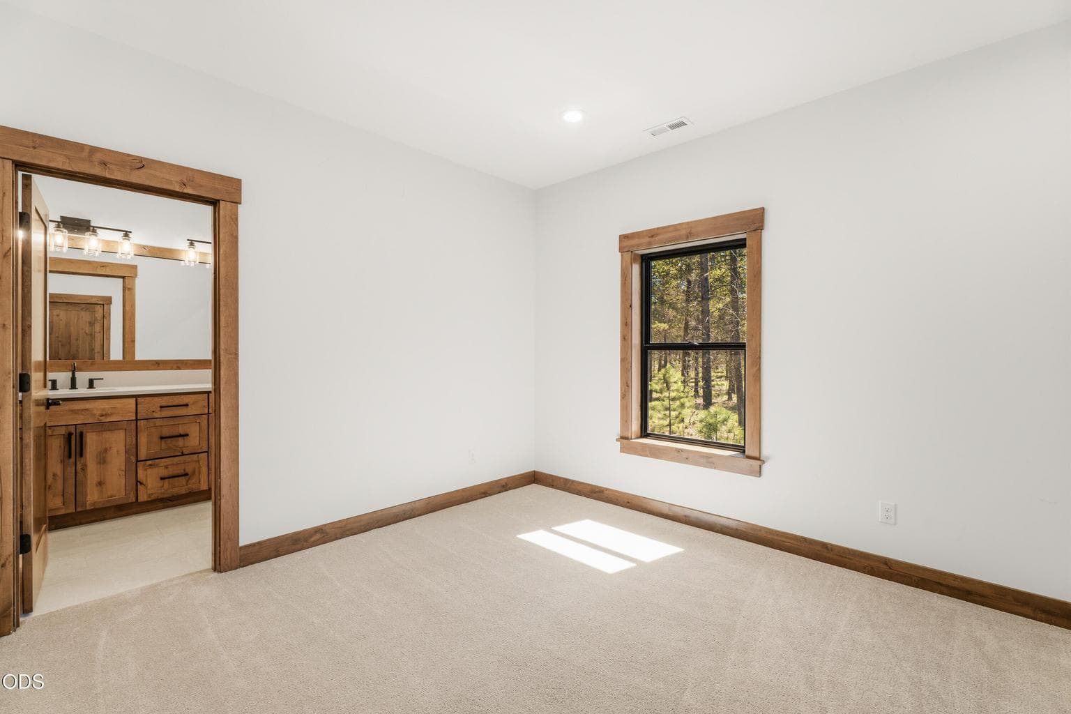 Photo of 17780 Preservation Loop 26 of 37