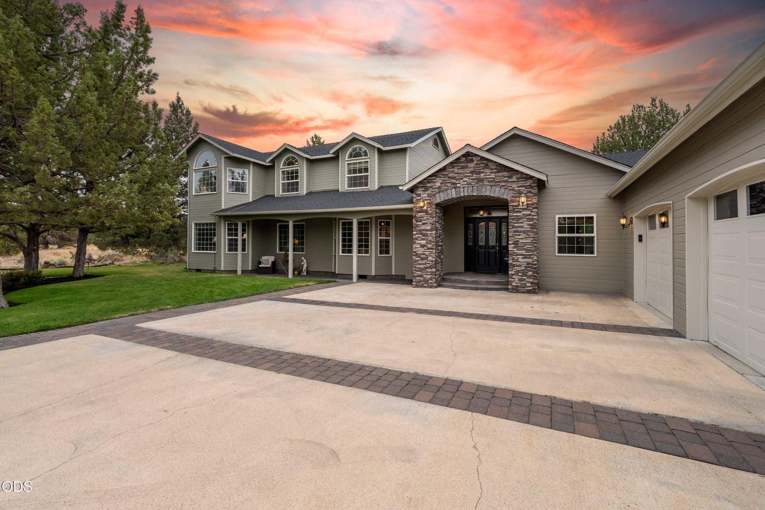 Photo of 1500 77th 3 of 36