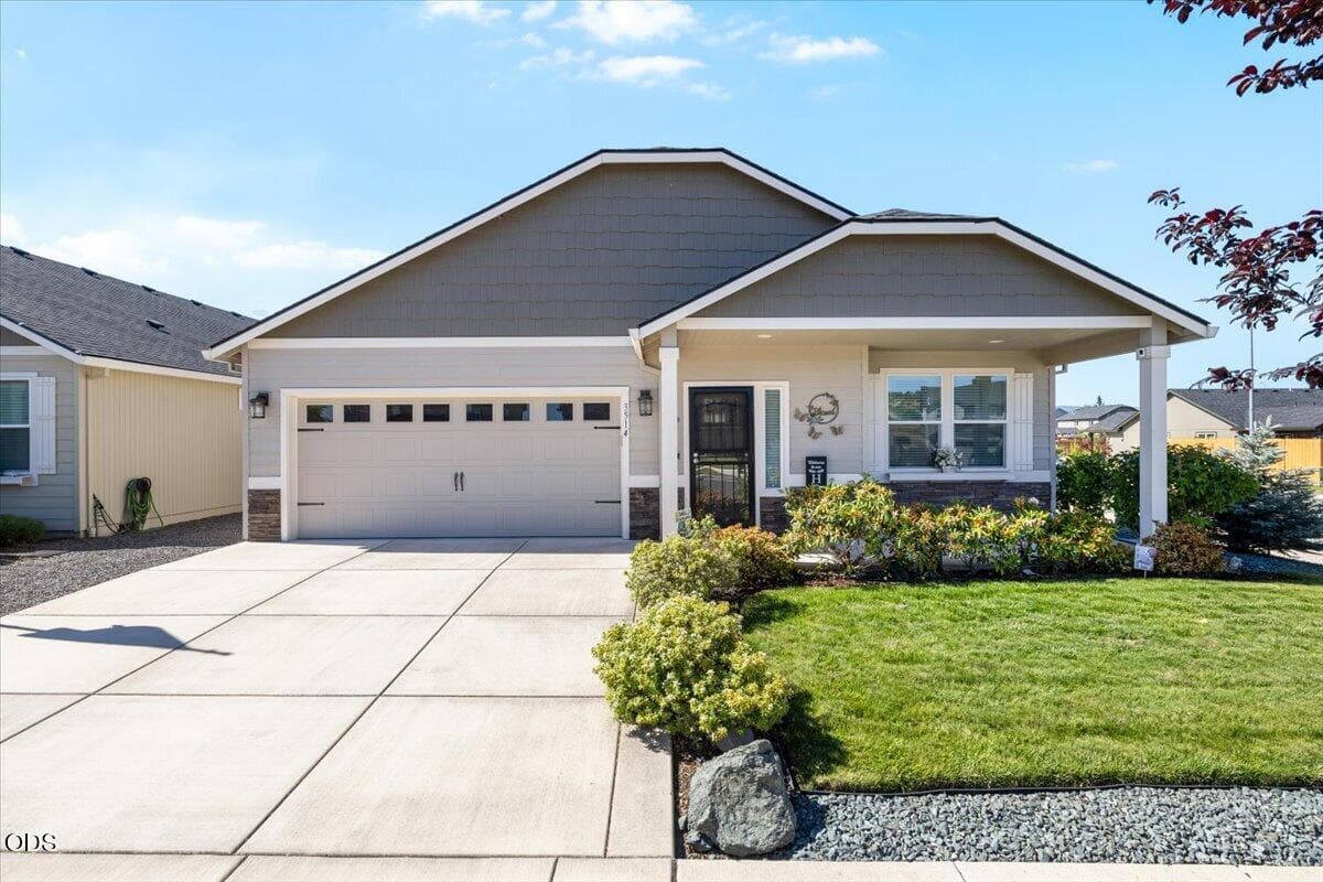 Photo of 3514 Carnelian 1 of 34
