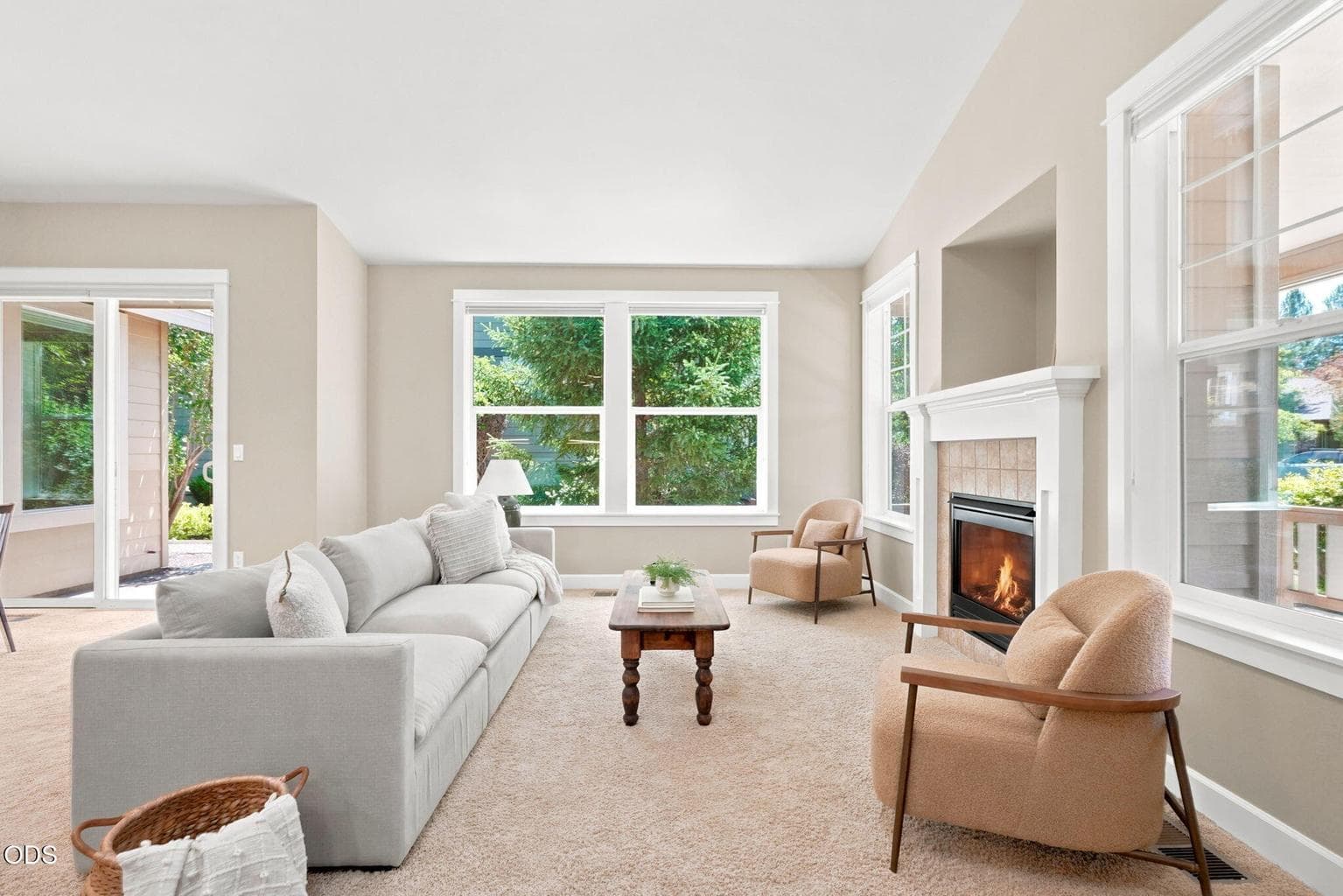 Photo of 61421 Davis Lake 5 of 41