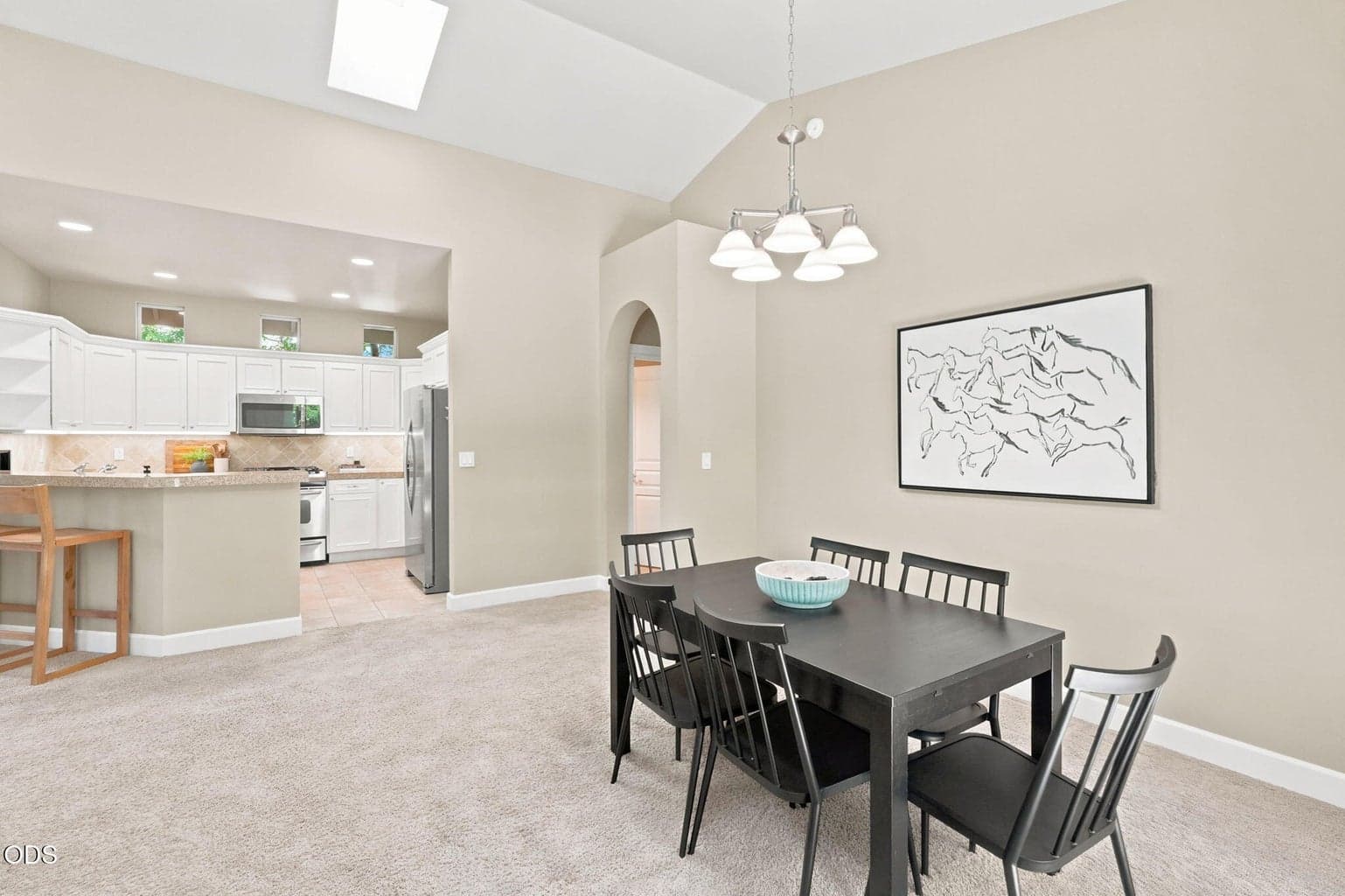 Photo of 61421 Davis Lake Loop 12 of 41