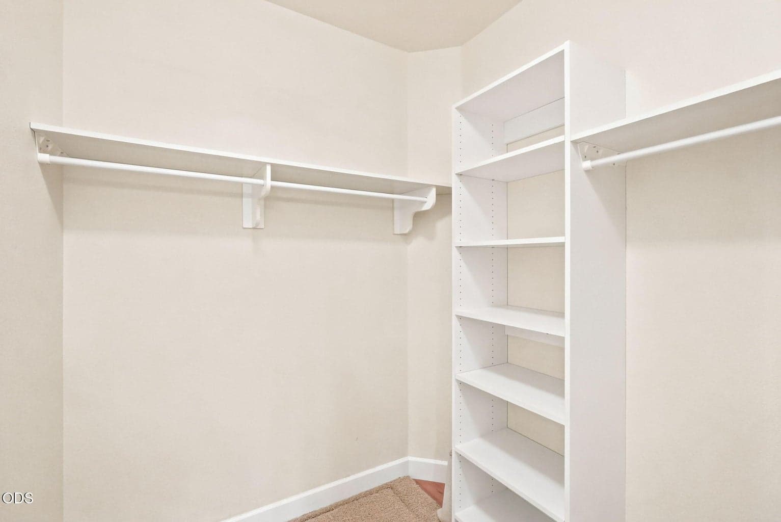 Photo of 61421 Davis Lake Loop 21 of 41