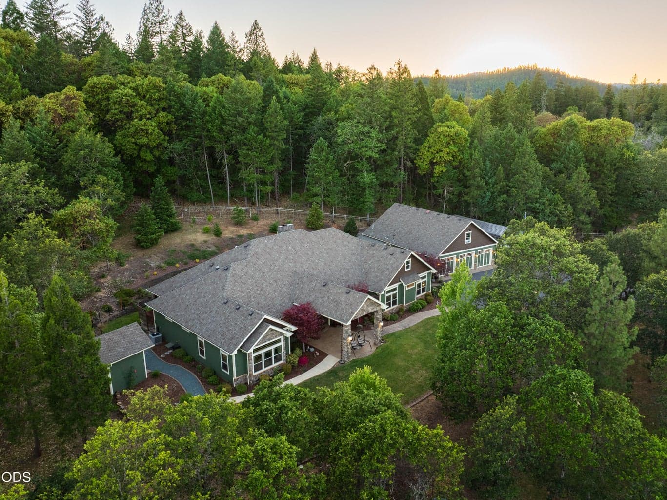Photo of 1321 Falcon Crest 2 of 57