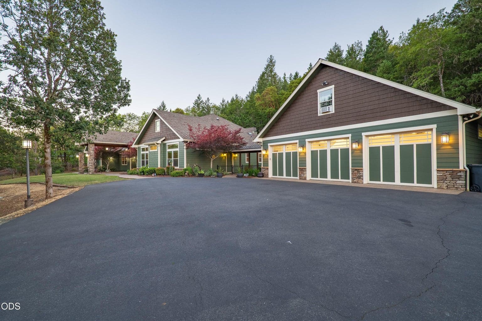 Photo of 1321 Falcon Crest 5 of 57