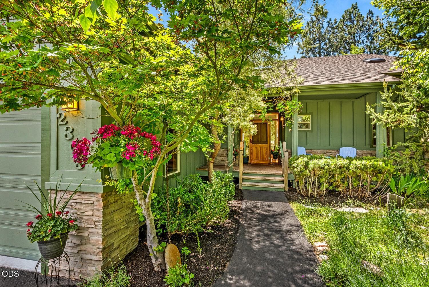 Photo of 2309 Eastes 2 of 36