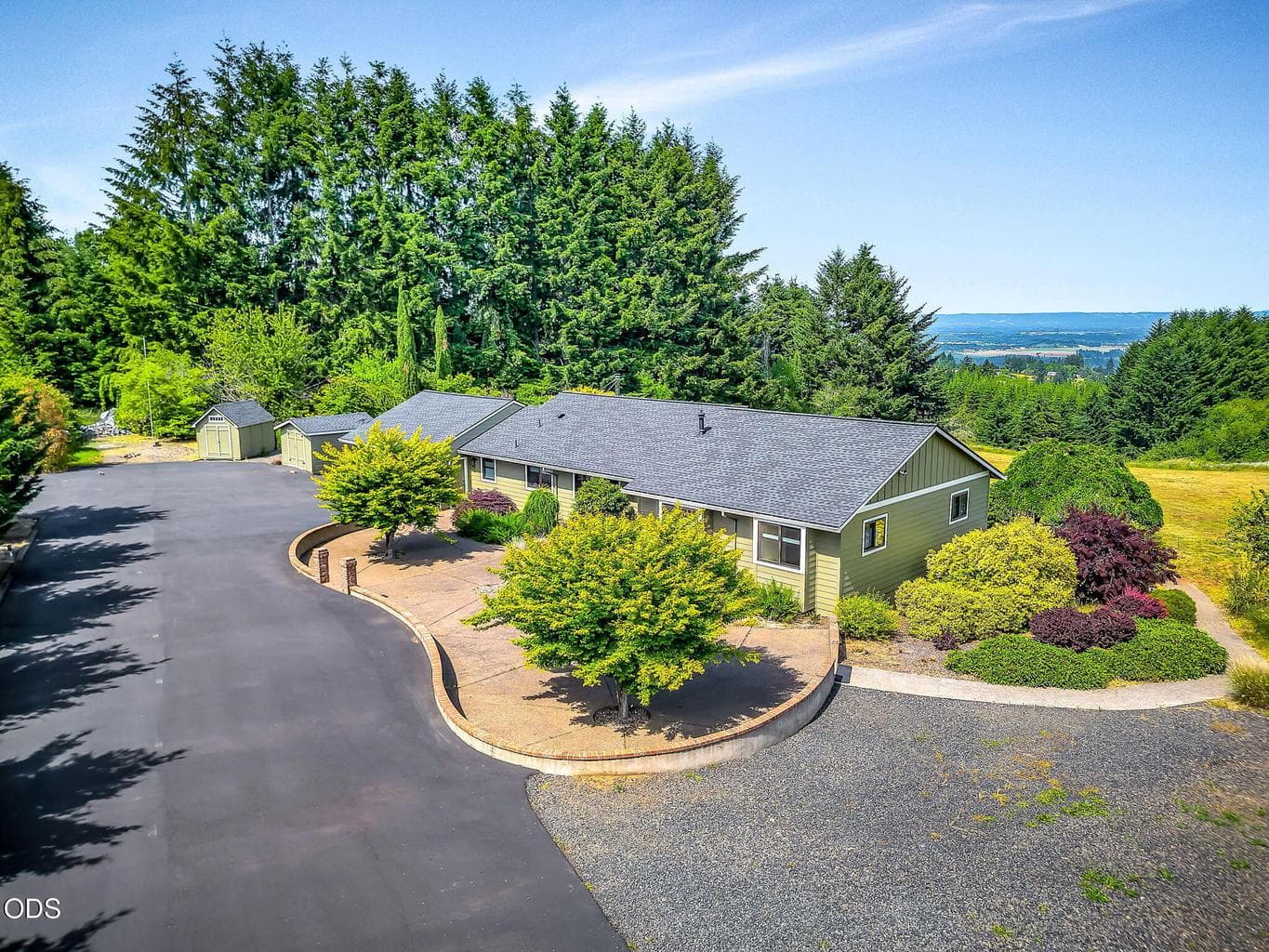 Photo of 36159 Viewridge 1 of 60