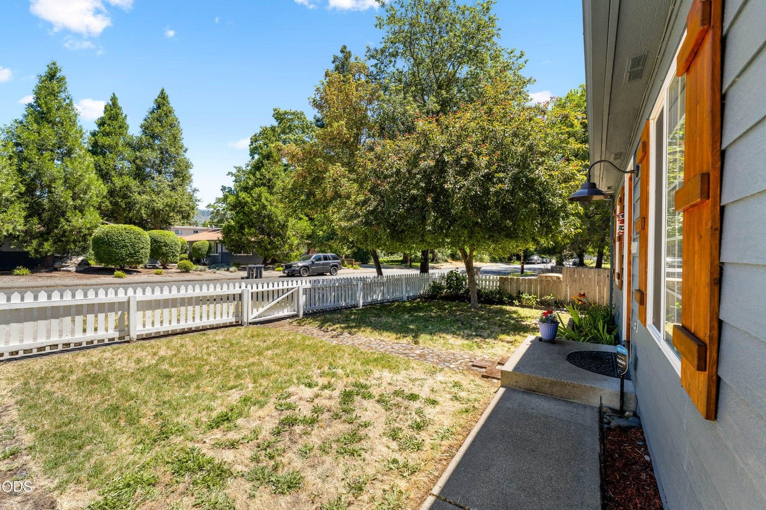Photo of 533 D 5 of 25