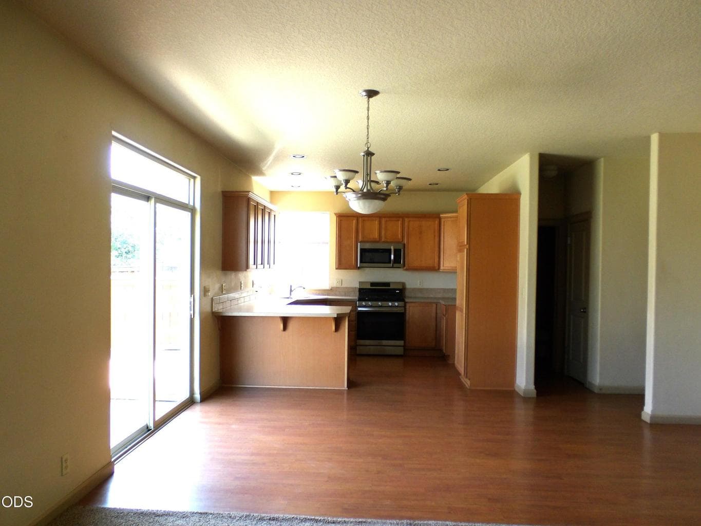 Photo of 2885 SW Juniper Avenue 7 of 17