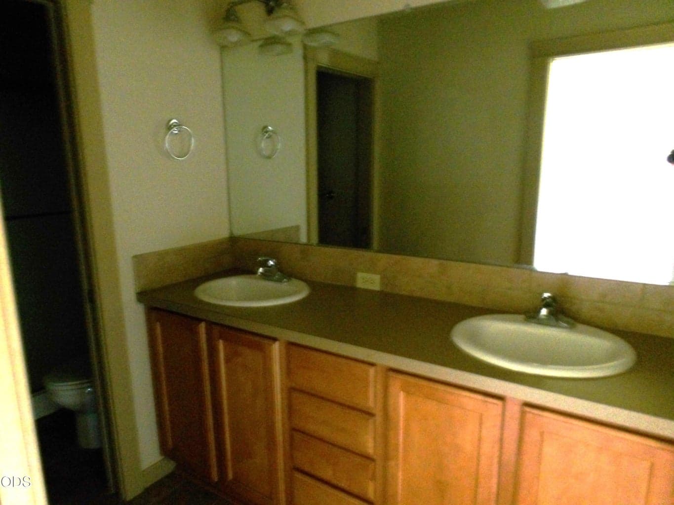 Photo of 2885 SW Juniper Avenue 9 of 17