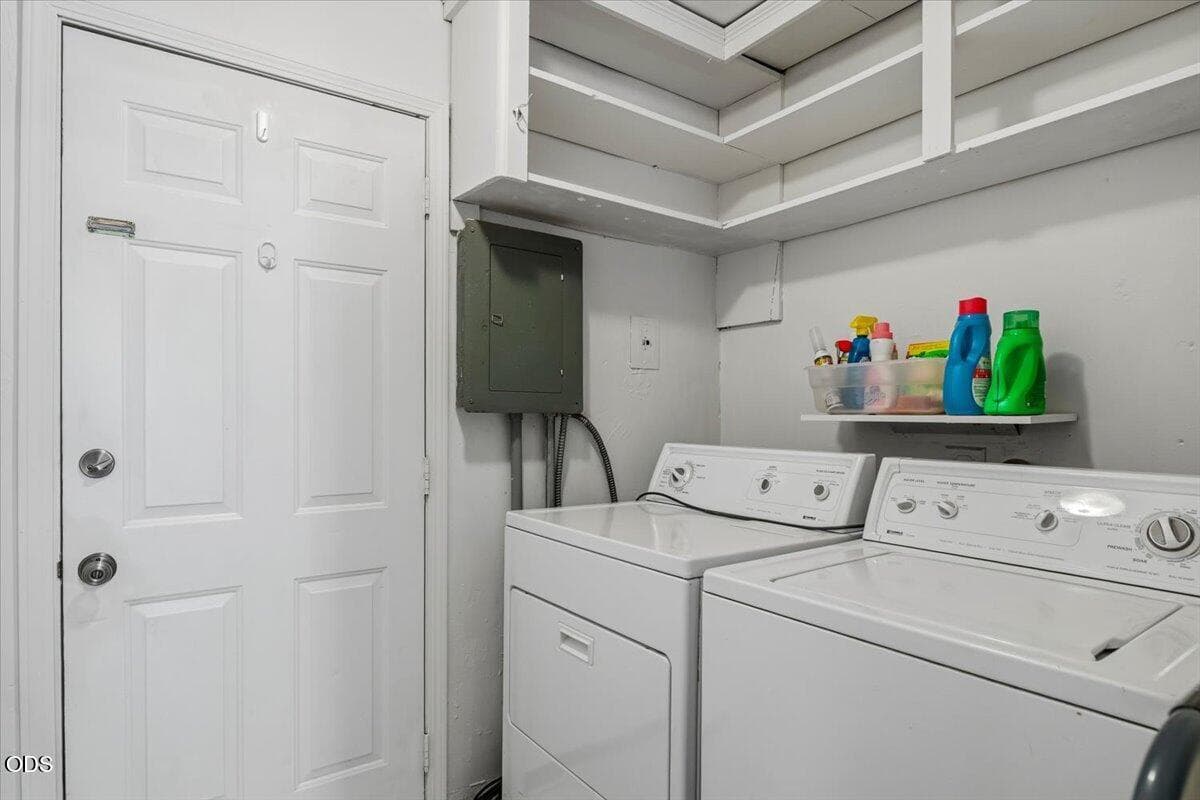 Photo of 303 NW Birch Avenue 9 of 28