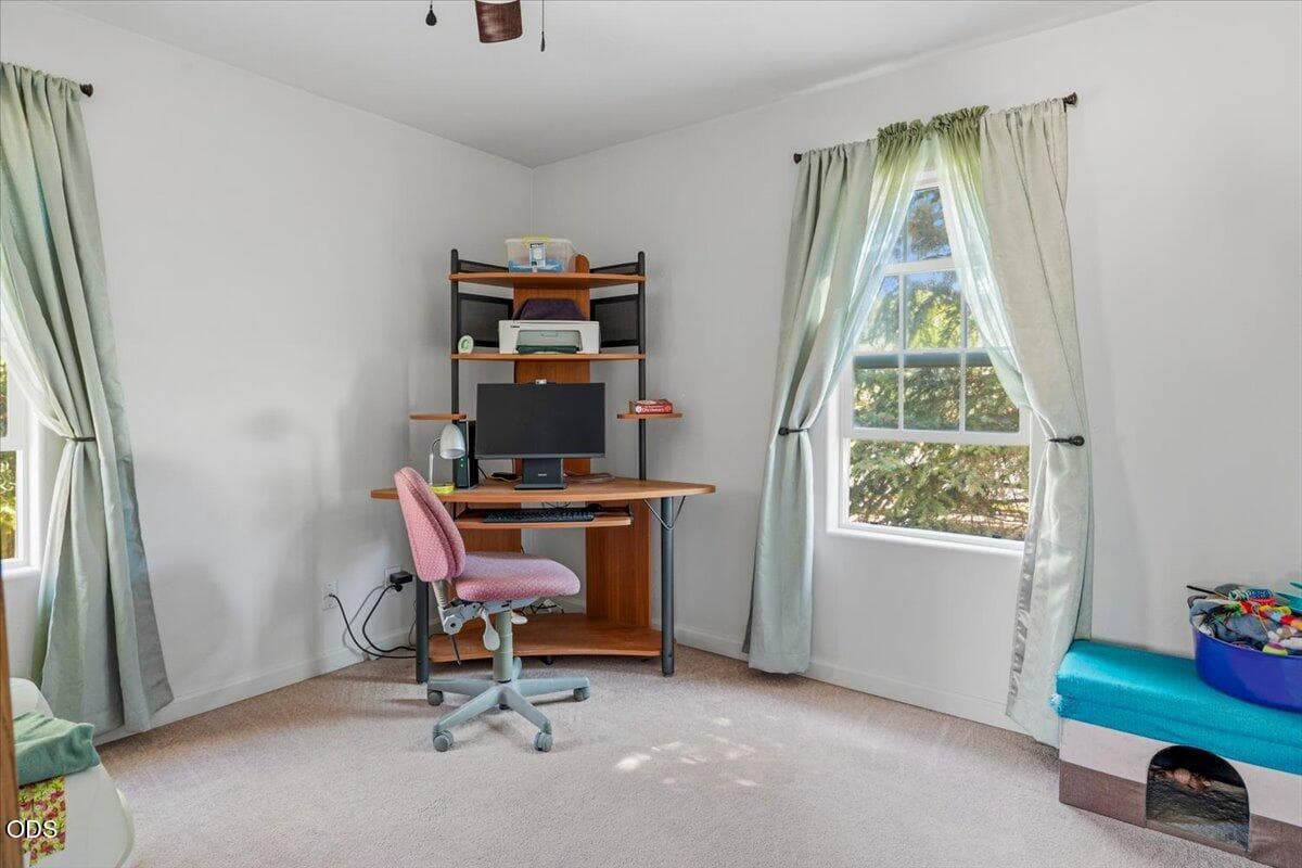 Photo of 303 NW Birch Avenue 11 of 28
