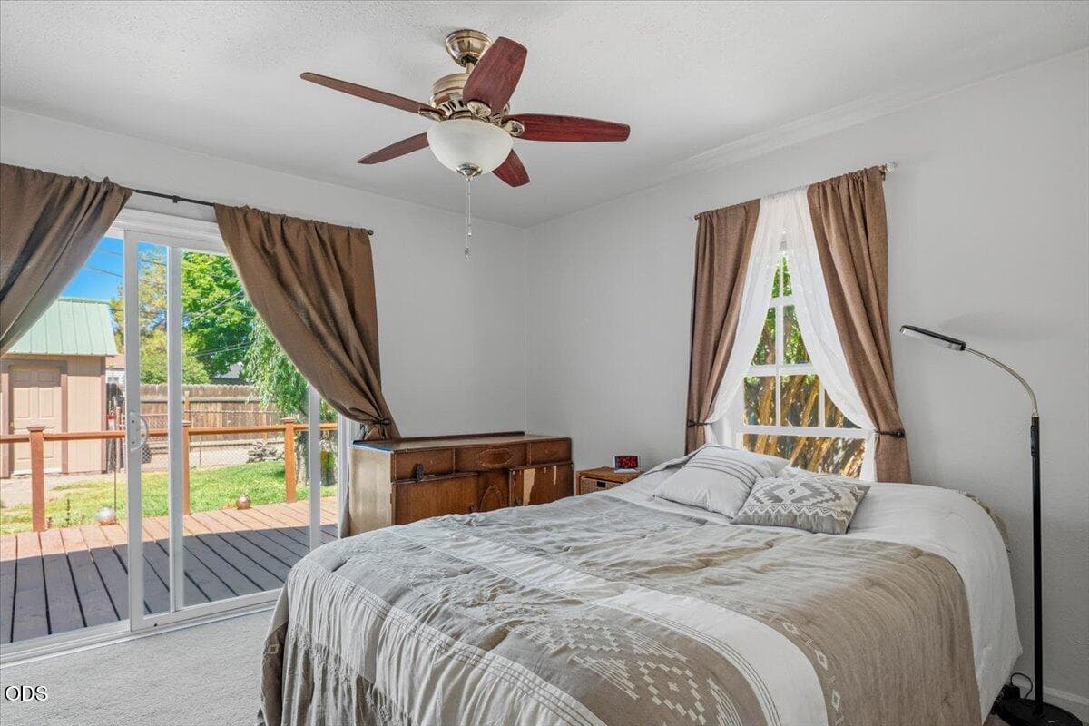 Photo of 303 NW Birch Avenue 13 of 28