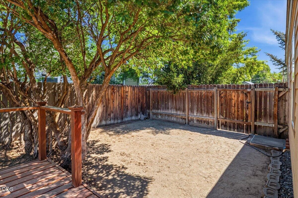 Photo of 303 NW Birch Avenue 17 of 28
