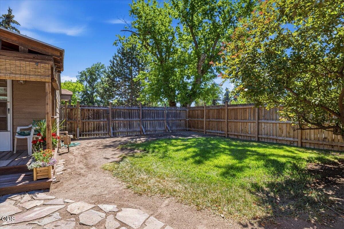Photo of 303 NW Birch Avenue 20 of 28