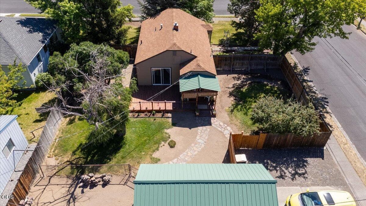 Photo of 303 NW Birch Avenue 25 of 28