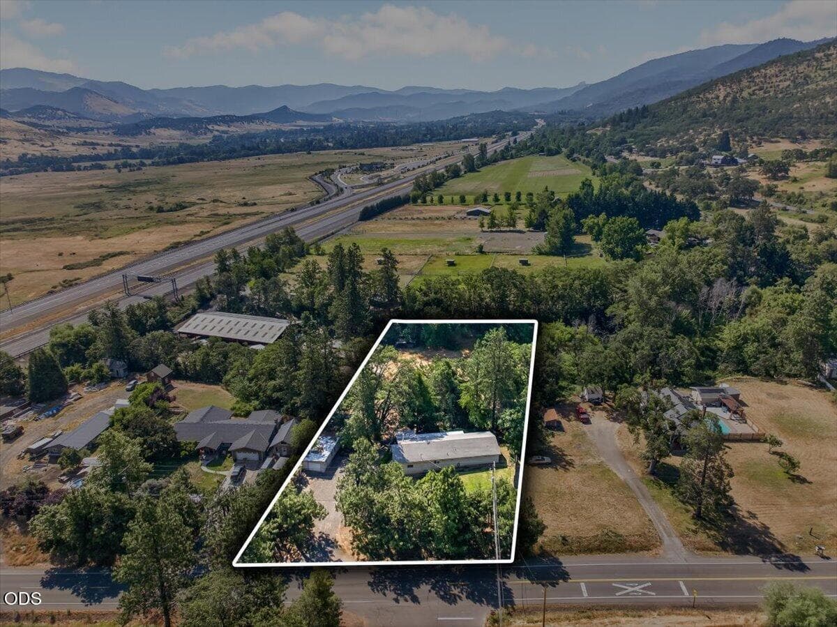Photo of 624 Crowson 2 of 41