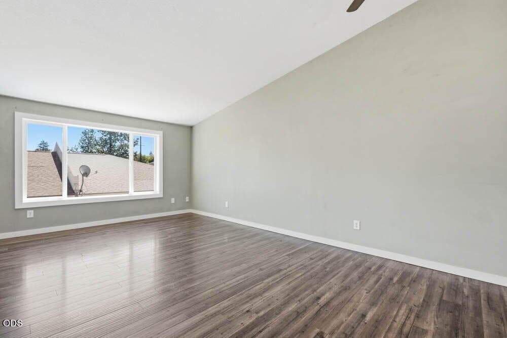 Photo of 980 SE Centennial 9 of 31