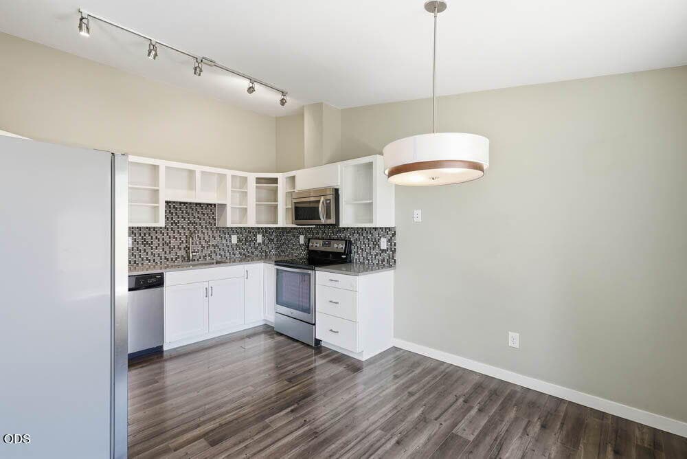 Photo of 980 SE Centennial 10 of 31