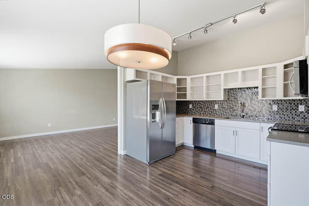 Photo of 980 SE Centennial 11 of 31