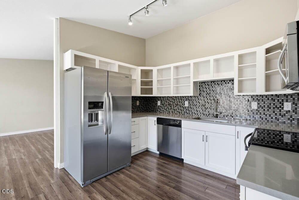 Photo of 980 SE Centennial 12 of 31