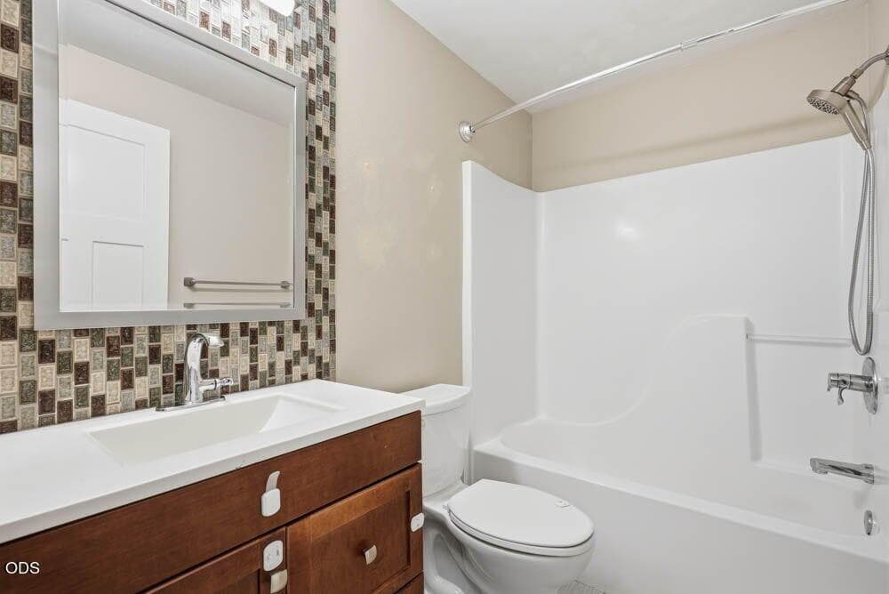 Photo of 980 SE Centennial 21 of 31
