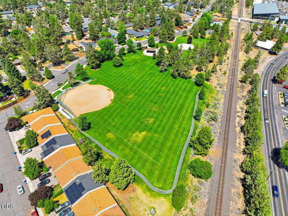 Photo of 980 SE Centennial 30 of 31