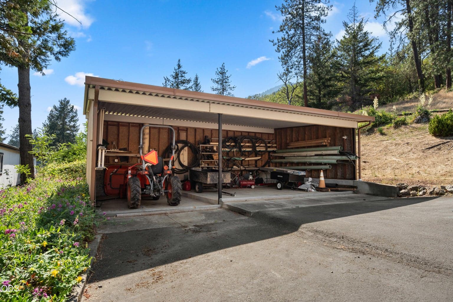Photo of 5648 Foothill 4 of 48